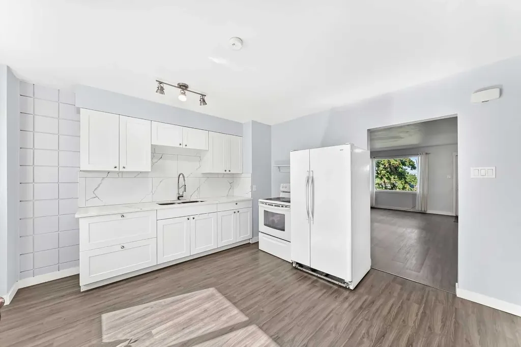 2211 19 Street NE Calgary AB t2e4y5