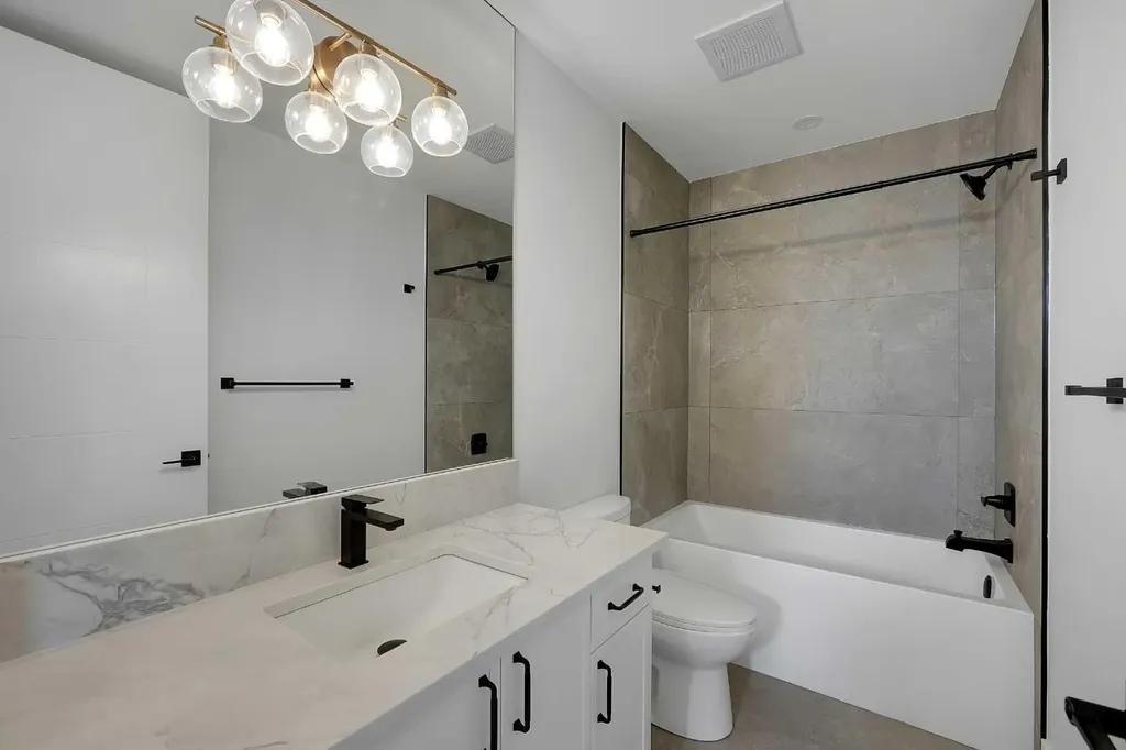 518 34a Street NW Calgary AB T2N 2Y5