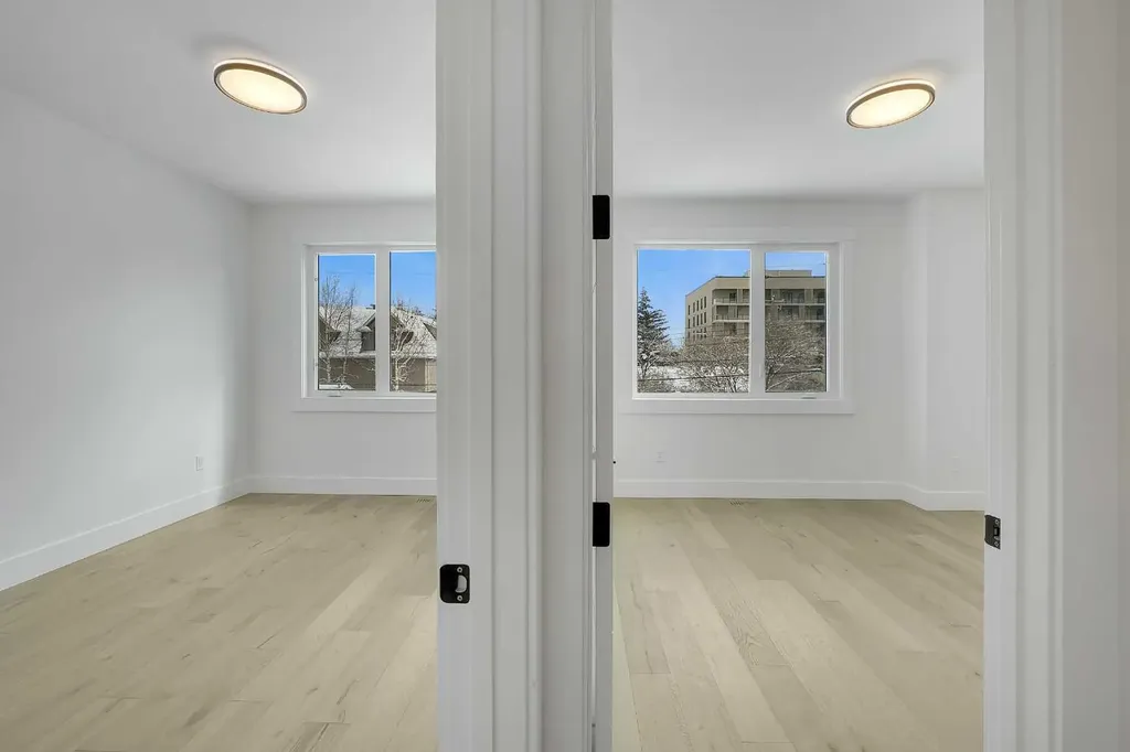 518 34a Street NW Calgary AB T2N 2Y5