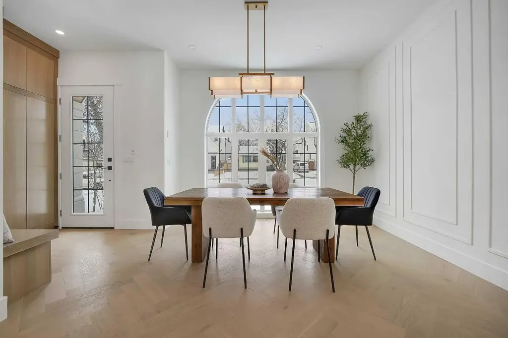 518 34a Street NW Calgary AB T2N 2Y5