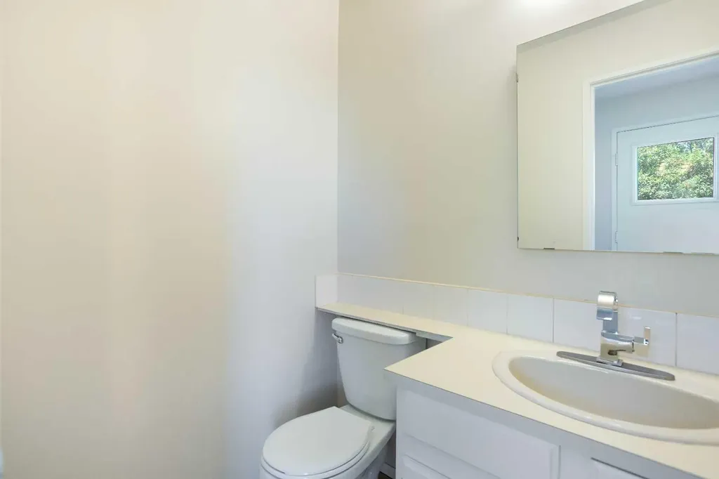 2330 Woodview Drive SW Calgary AB T2W 4X6