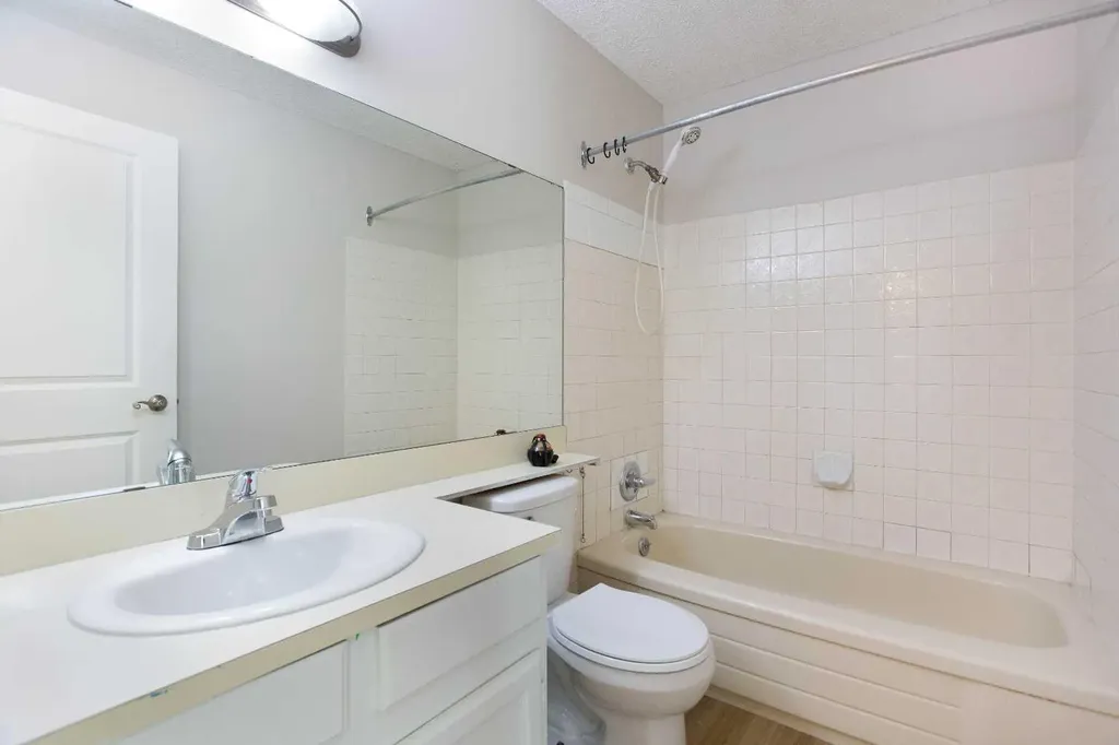 2330 Woodview Drive SW Calgary AB T2W 4X6