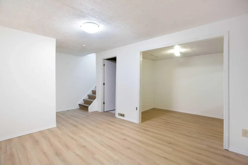 2330 Woodview Drive SW Calgary AB T2W 4X6