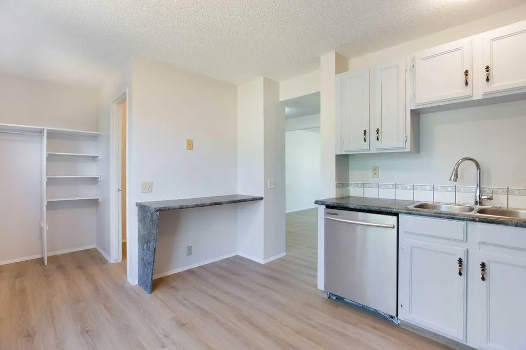 2330 Woodview Drive SW Calgary AB T2W 4X6
