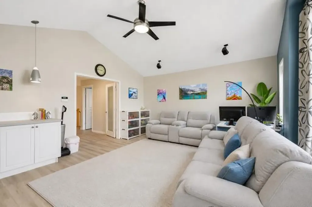 92 Cranleigh Close SE Calgary AB t3m1h6