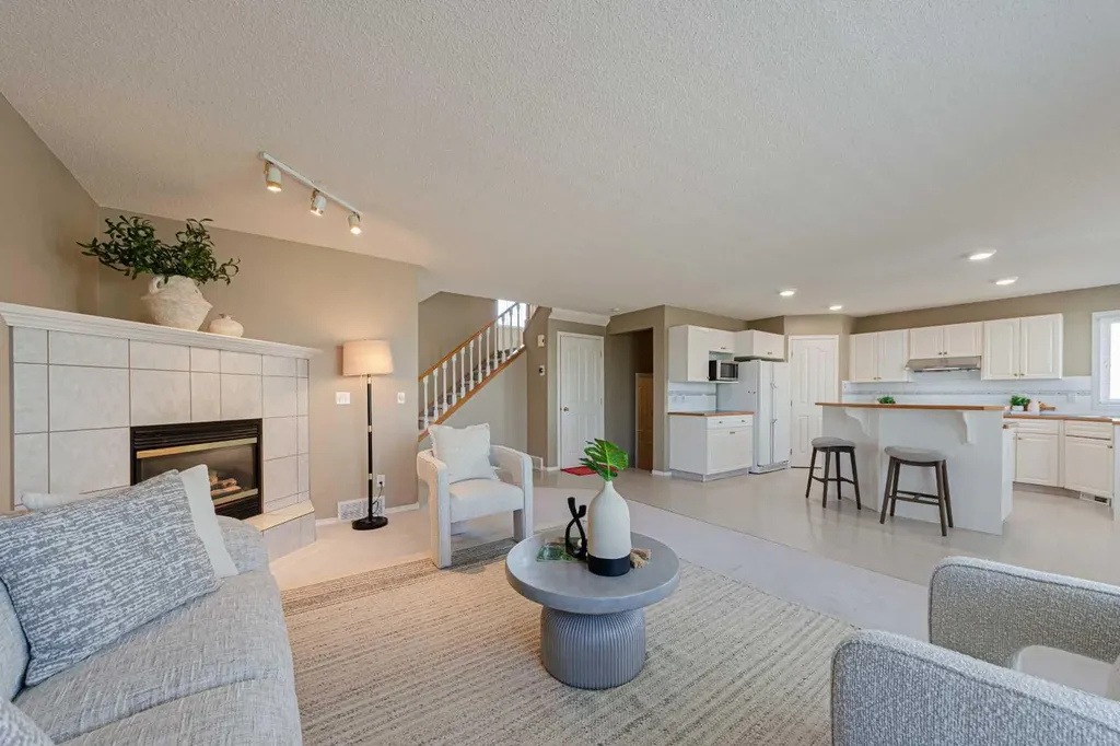 12 Hampstead Gardens NW Calgary AB T3A 5Y4