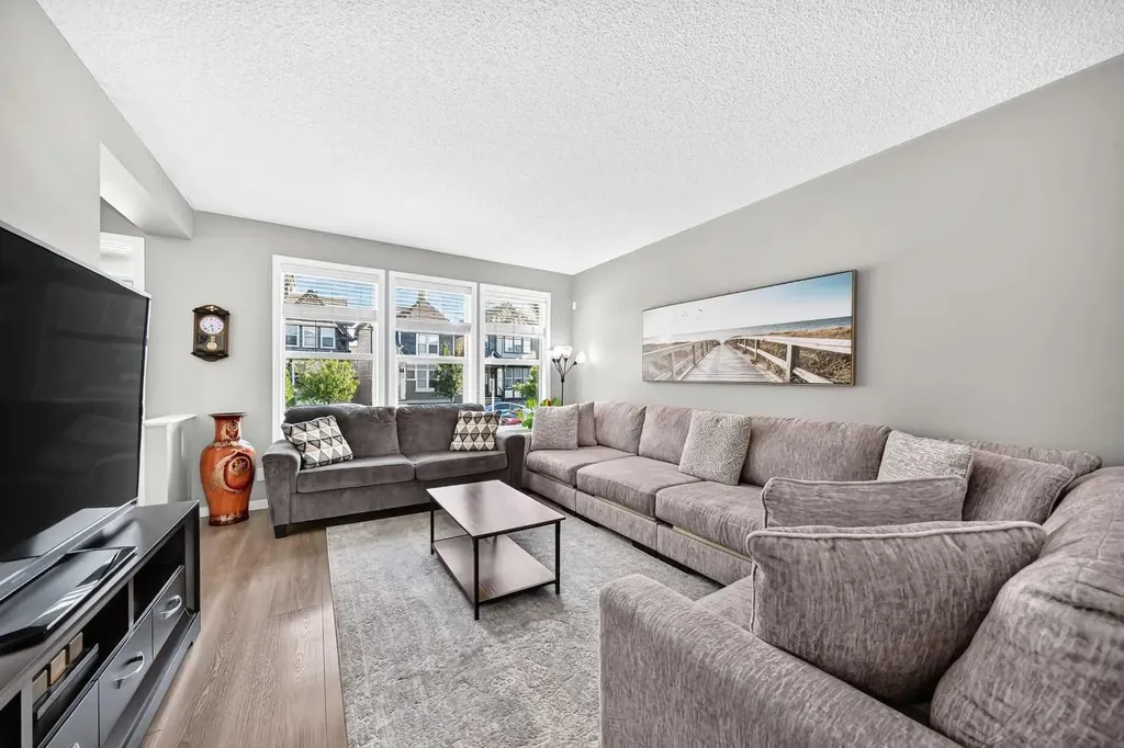 4016 New Brighton Grove SE Calgary AB T2Z 1G4