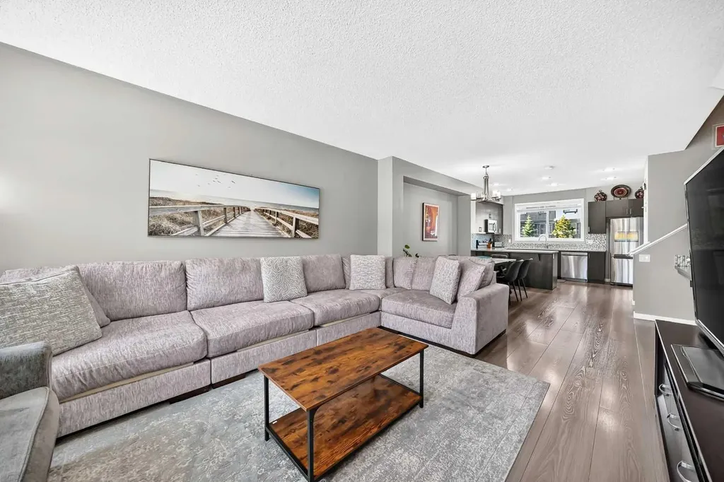4016 New Brighton Grove SE Calgary AB T2Z 1G4