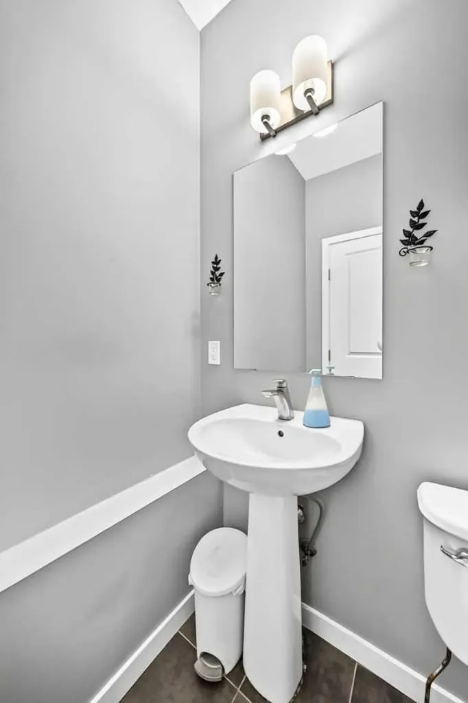 4016 New Brighton Grove SE Calgary AB T2Z 1G4