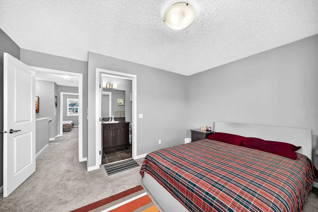 4016 New Brighton Grove SE Calgary AB T2Z 1G4