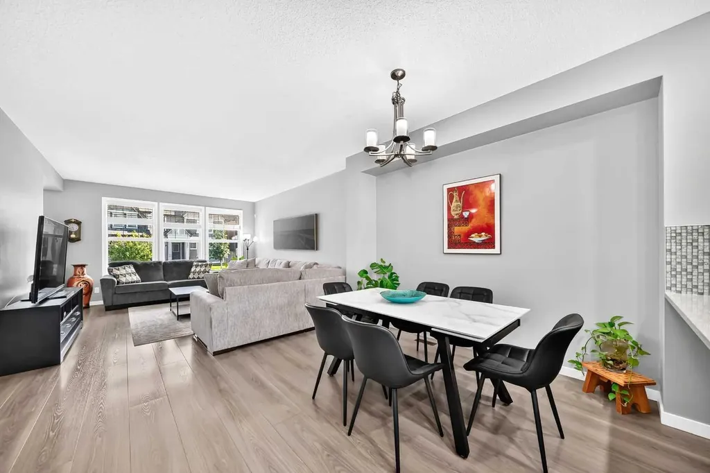 4016 New Brighton Grove SE Calgary AB T2Z 1G4