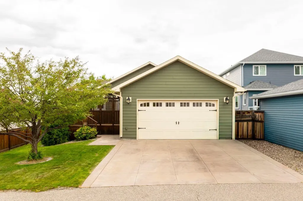 226 Riverstone Boulevard W Lethbridge AB T1K 5P3