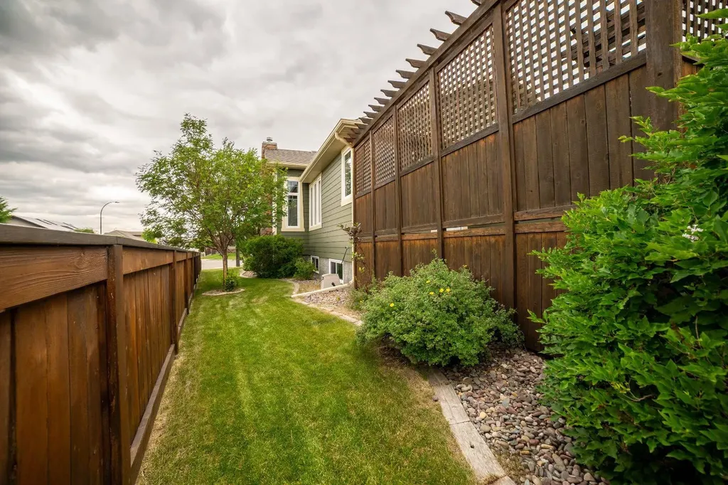 226 Riverstone Boulevard W Lethbridge AB T1K 5P3