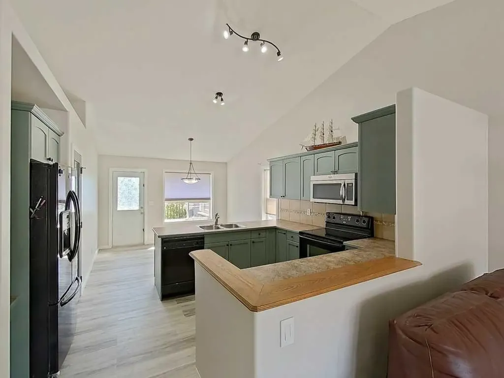 6905 58 Street Rocky Mountain House AB T4T 1V9