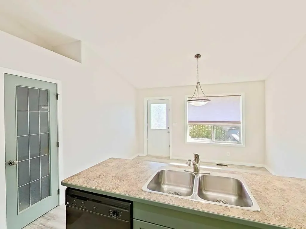 6905 58 Street Rocky Mountain House AB T4T 1V9