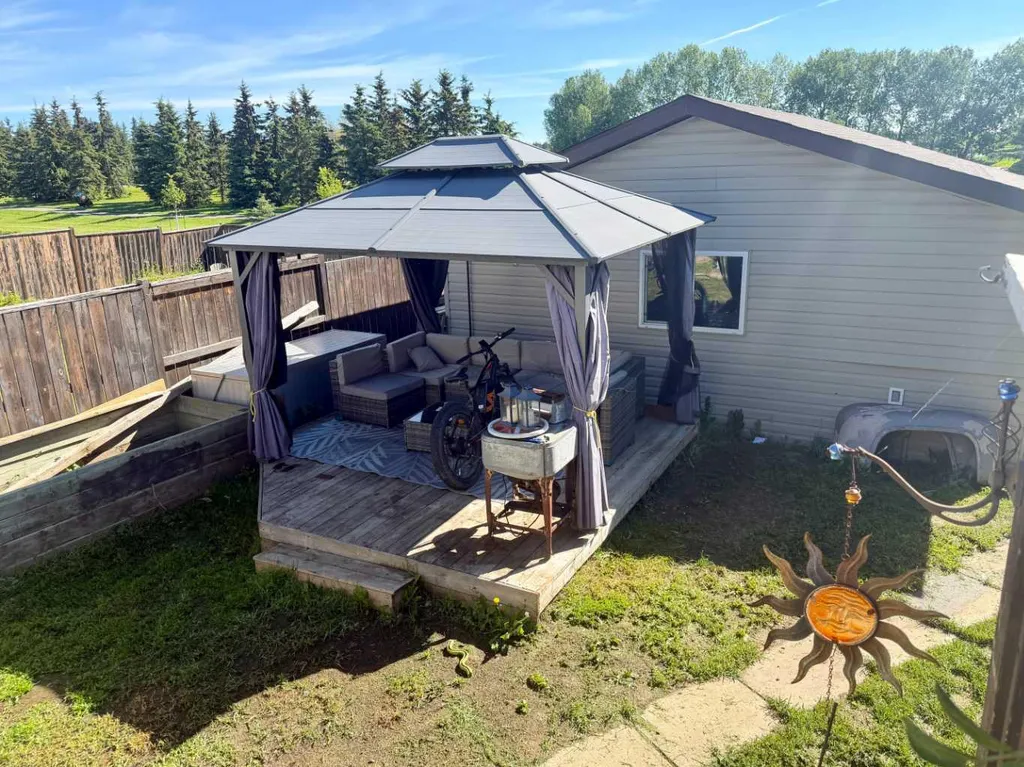 6905 58 Street Rocky Mountain House AB T4T 1V9