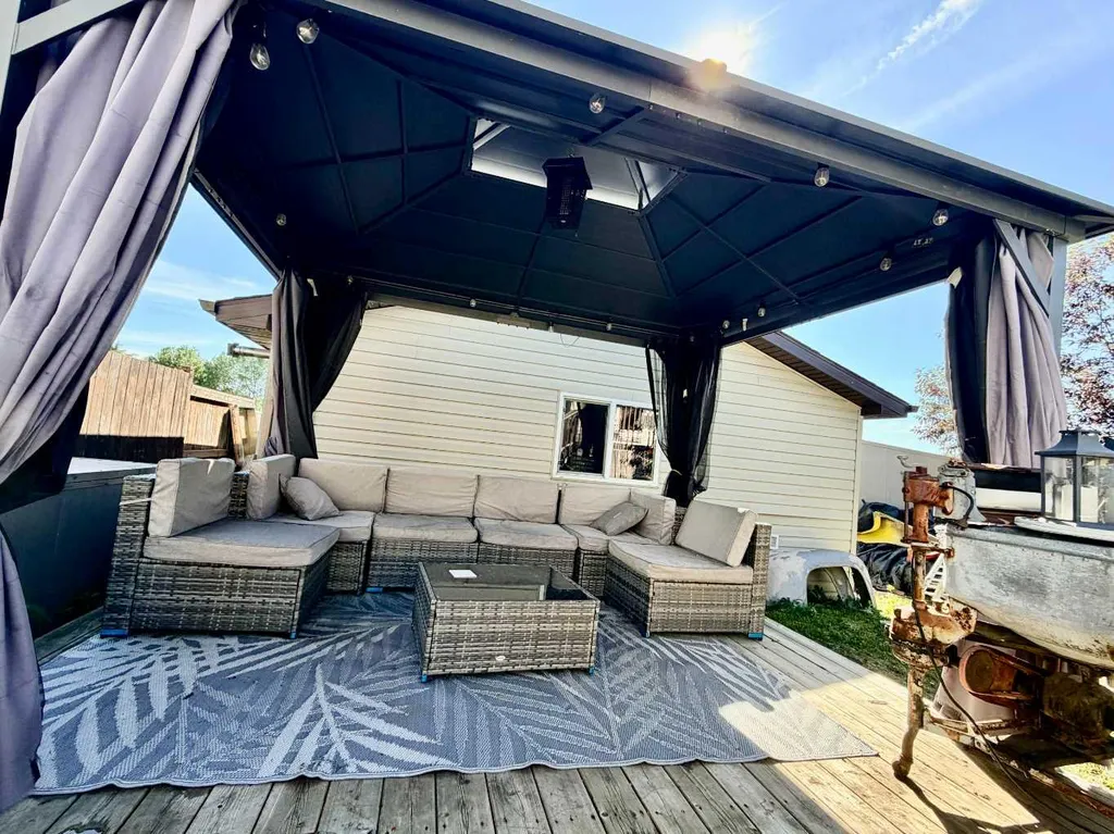 6905 58 Street Rocky Mountain House AB T4T 1V9