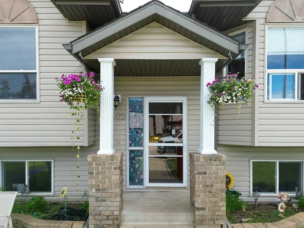 6905 58 Street Rocky Mountain House AB T4T 1V9