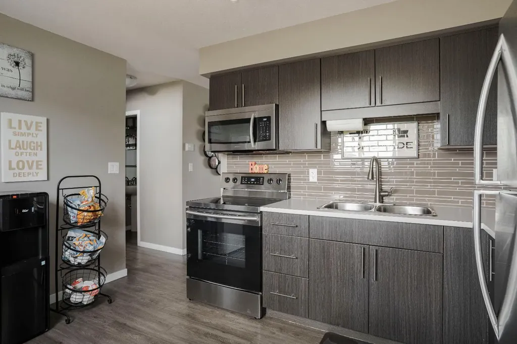 711 Beacon Hill Drive Fort Mcmurray AB T9H 3R5