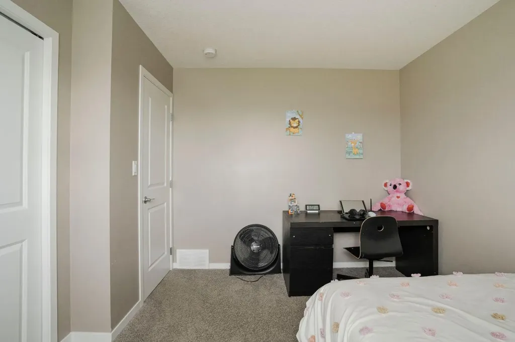 711 Beacon Hill Drive Fort Mcmurray AB T9H 3R5