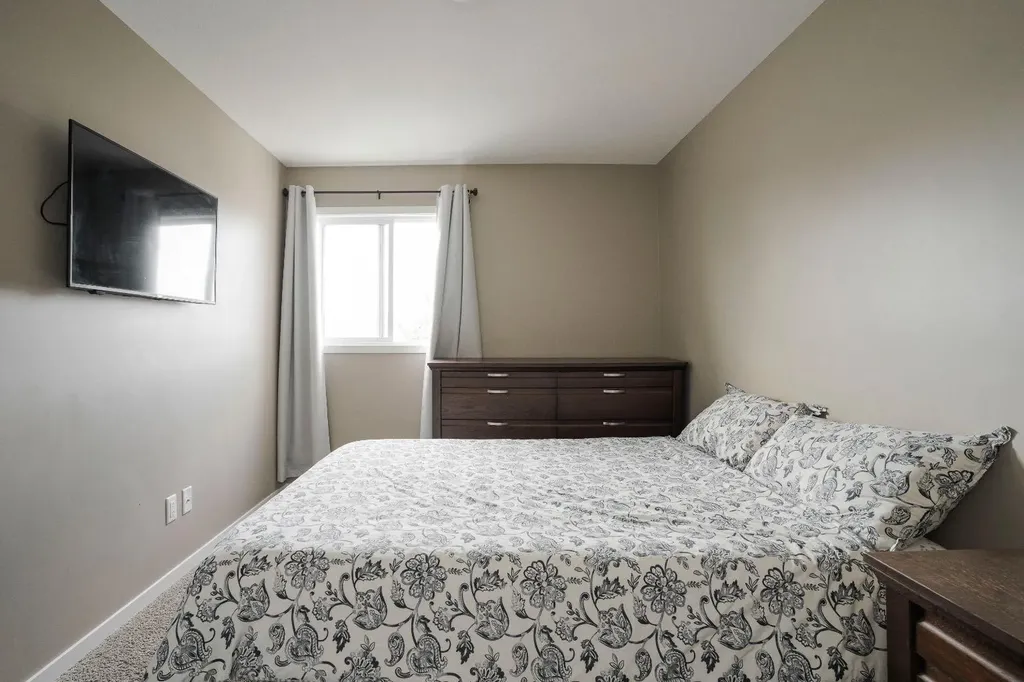 711 Beacon Hill Drive Fort Mcmurray AB T9H 3R5