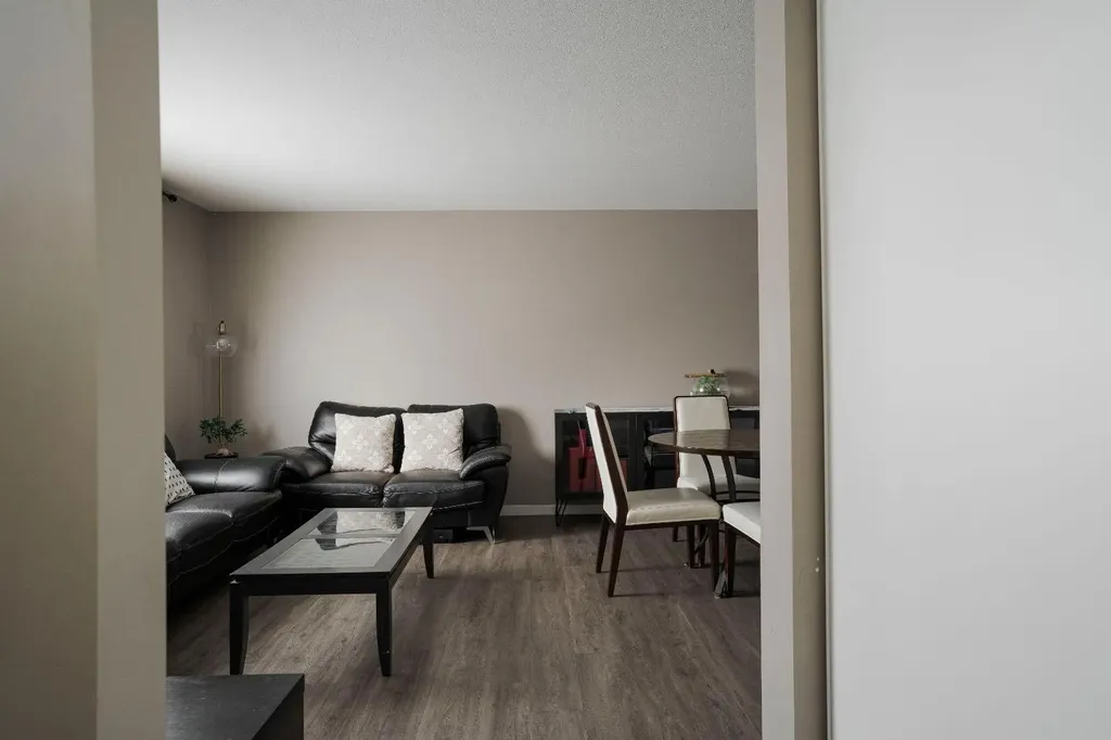 711 Beacon Hill Drive Fort Mcmurray AB T9H 3R5