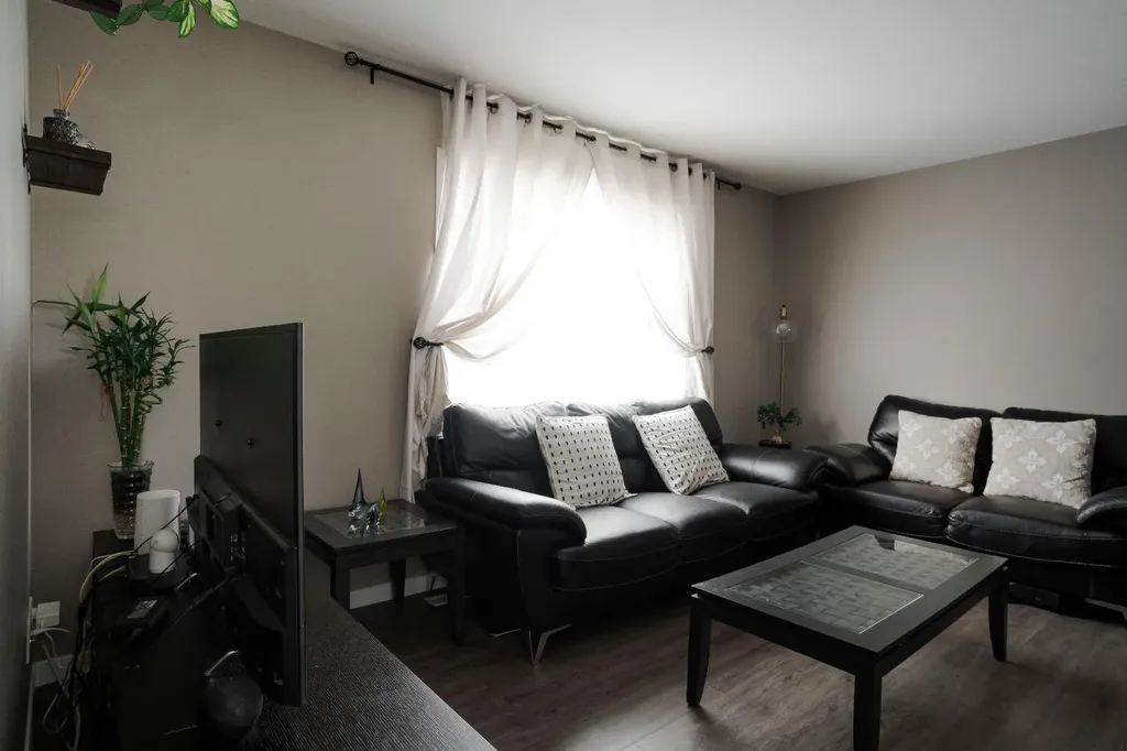 711 Beacon Hill Drive Fort Mcmurray AB T9H 3R5
