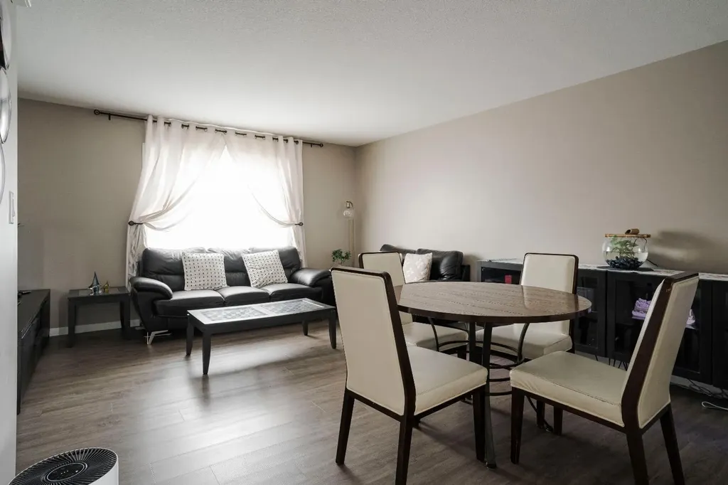 711 Beacon Hill Drive Fort Mcmurray AB T9H 3R5