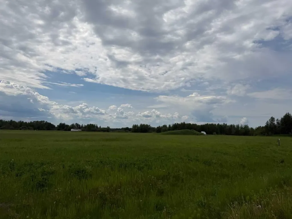 18 Spruce Point Estates Road Kinuso AB T0G 2K0