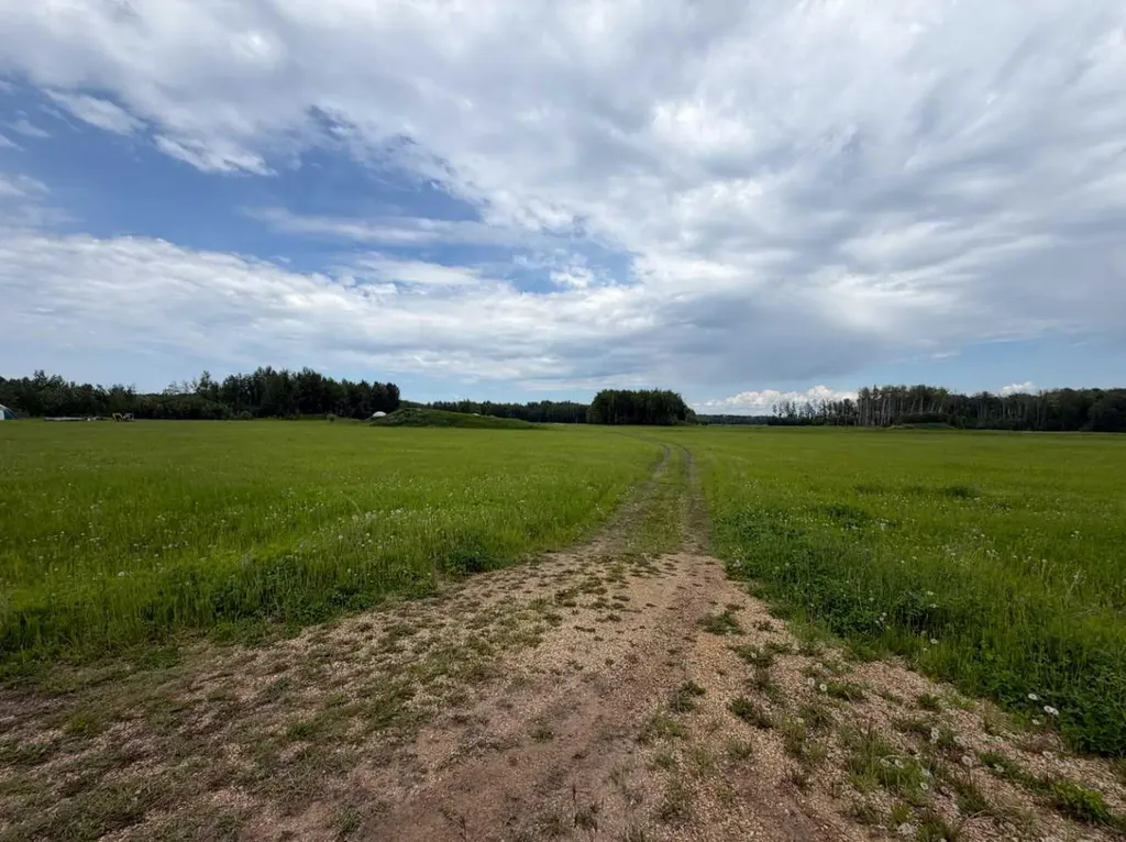 42 Spruce Point Estates Road Kinuso AB T0G 2K0