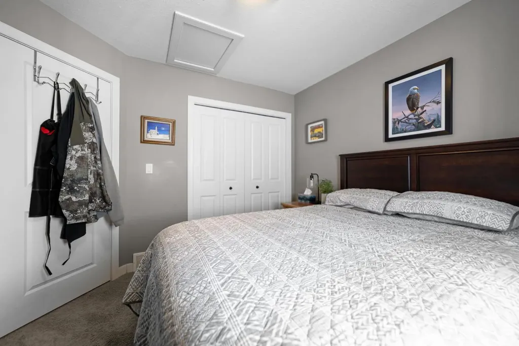 5213 36 Avenue Camrose AB T4V 5H6