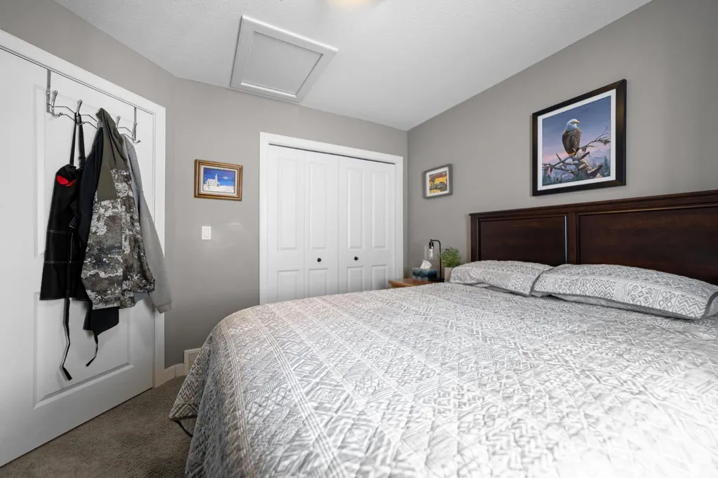 5213 36 Avenue Camrose AB T4V 5H6