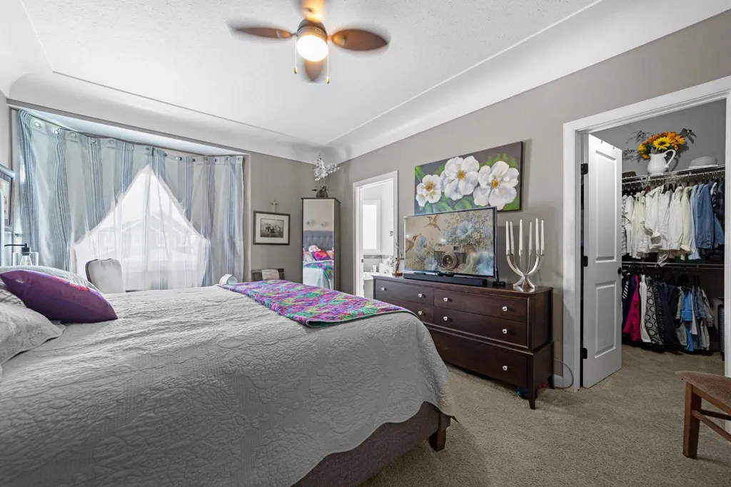 5213 36 Avenue Camrose AB T4V 5H6
