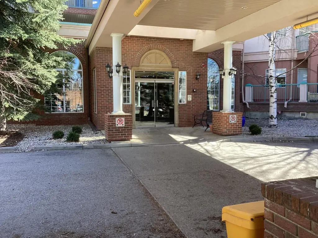 200 Lincoln Way SW Calgary AB T3E 7G7