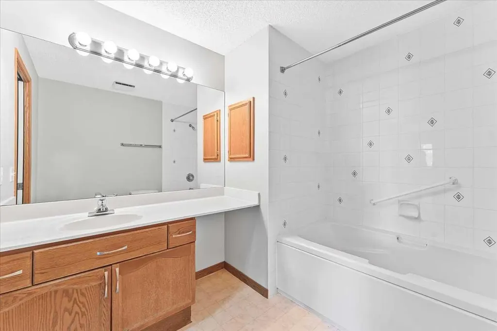200 Lincoln Way SW Calgary AB T3E 7G7