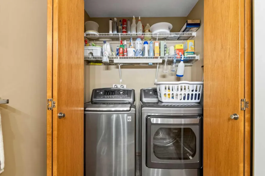 217 Douglas Glen Close SE Calgary AB T2Z 2V7
