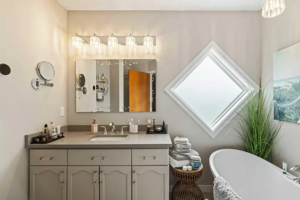 217 Douglas Glen Close SE Calgary AB T2Z 2V7