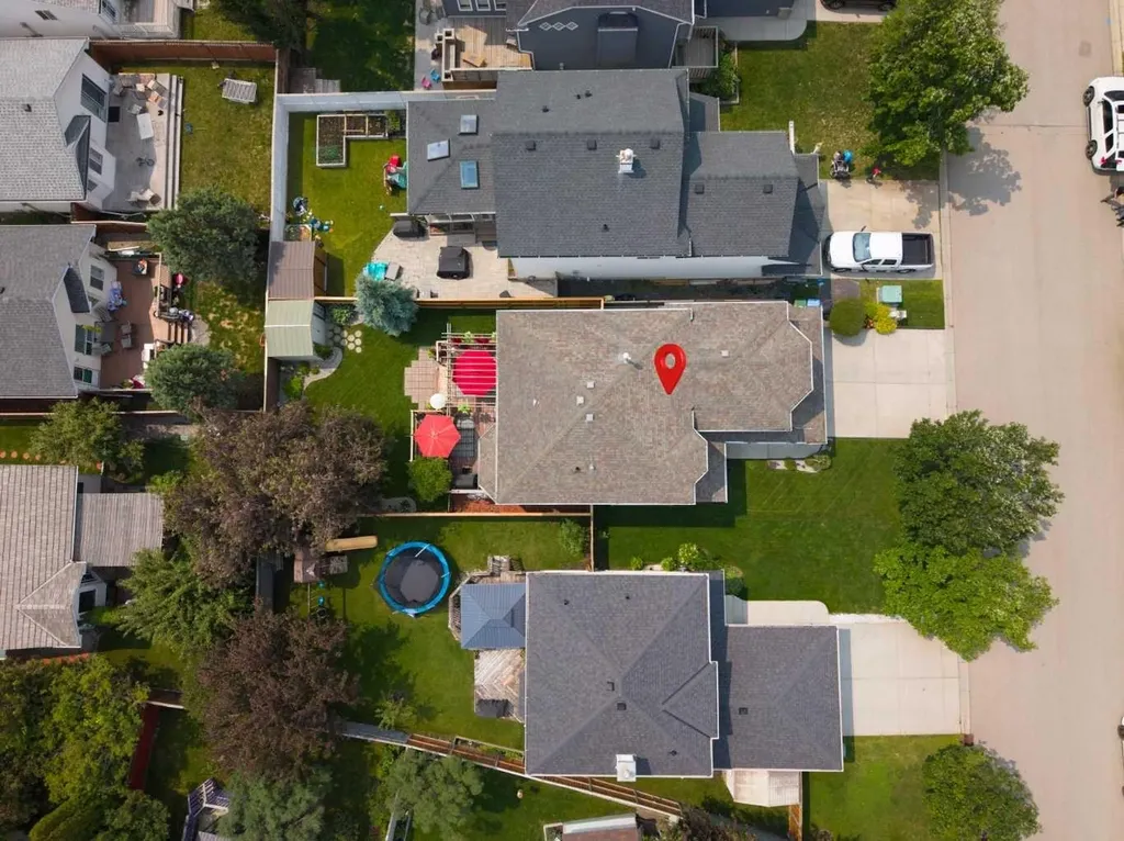 217 Douglas Glen Close SE Calgary AB T2Z 2V7