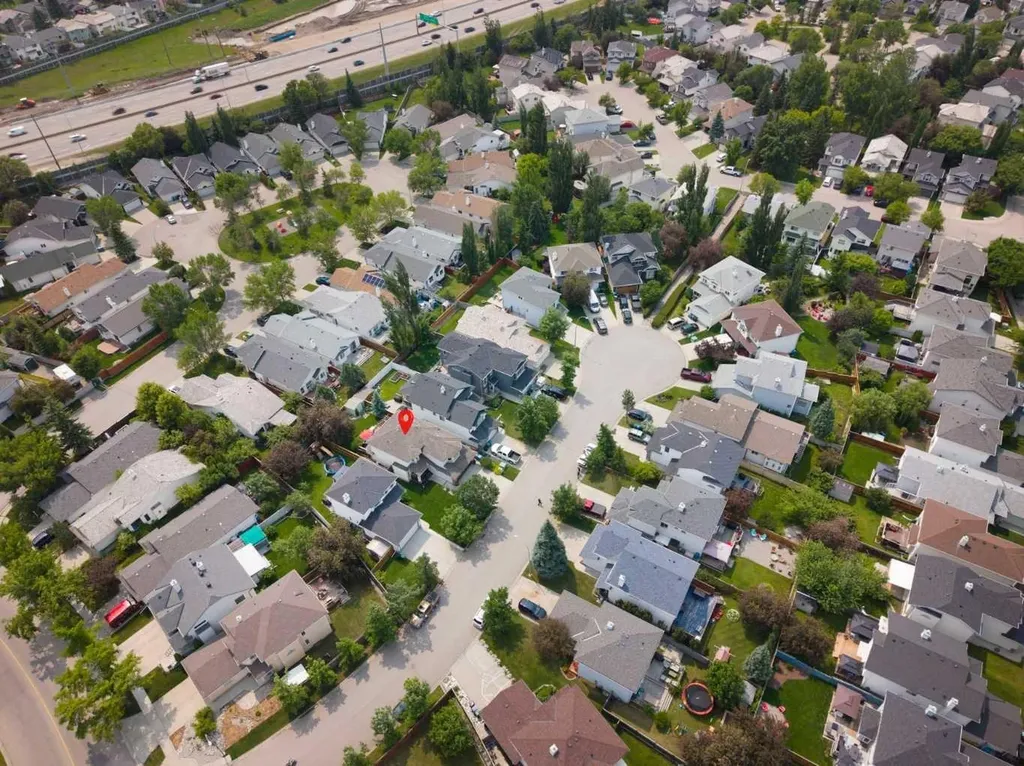 217 Douglas Glen Close SE Calgary AB T2Z 2V7