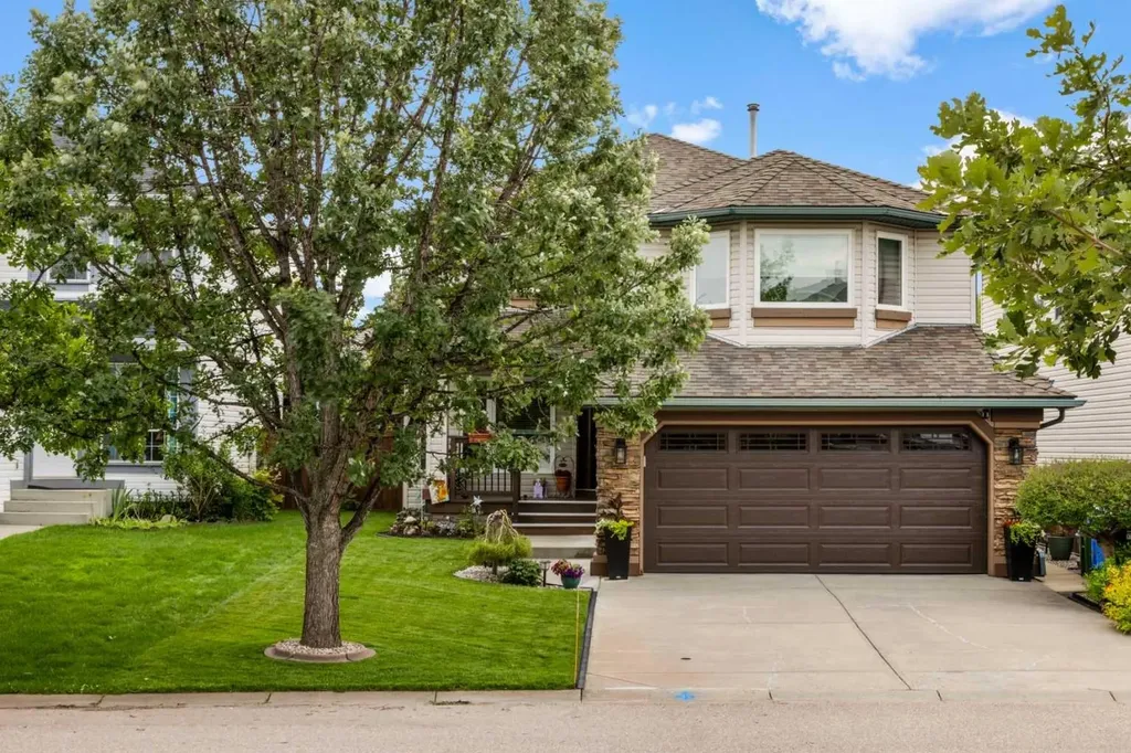 217 Douglas Glen Close SE Calgary AB T2Z 2V7