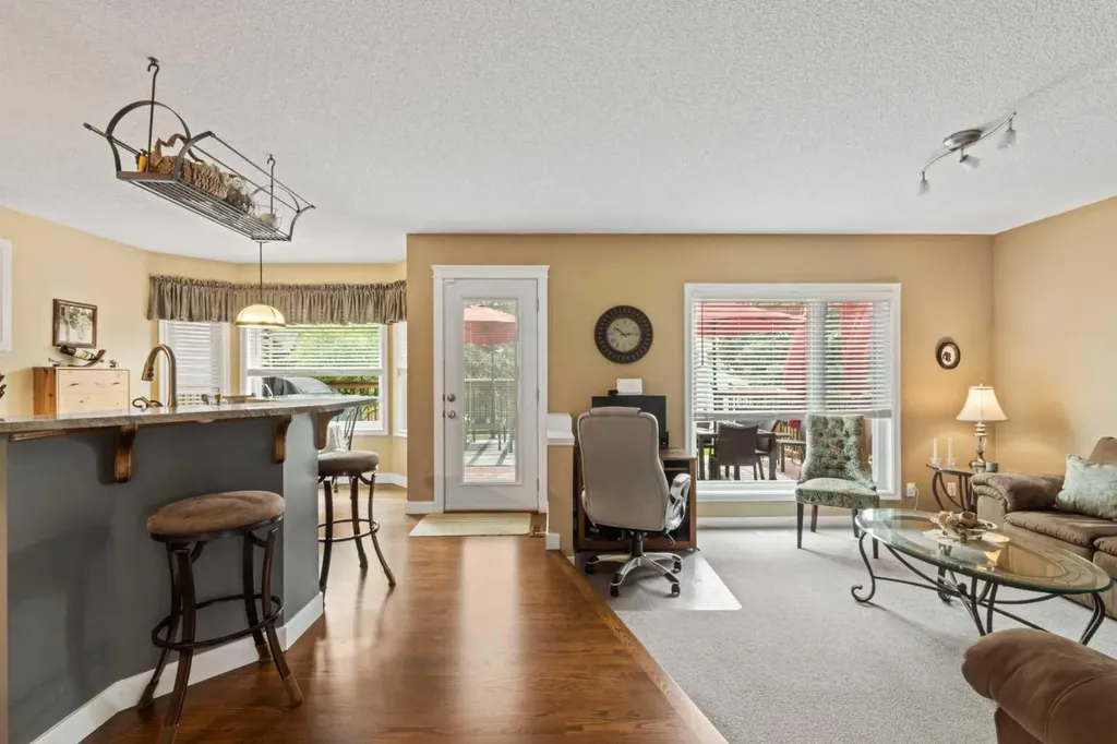 217 Douglas Glen Close SE Calgary AB T2Z 2V7