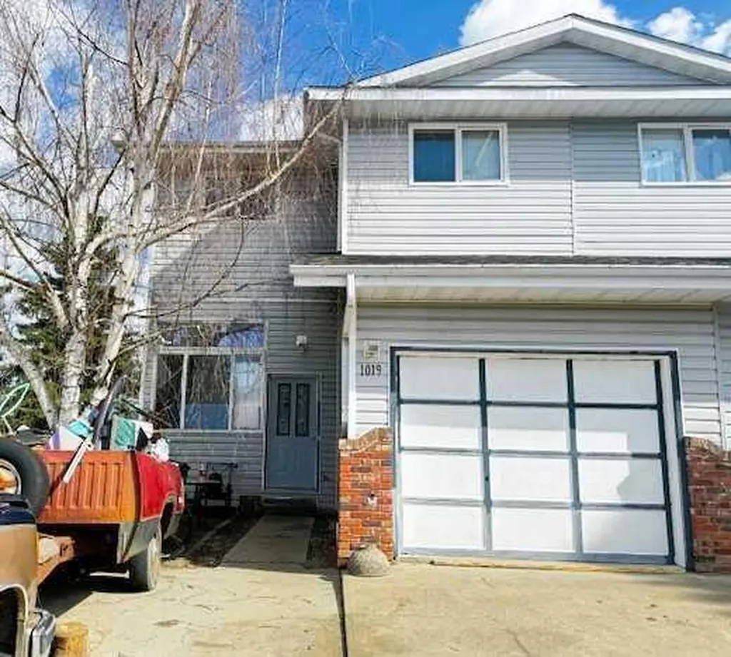 1019 12 Street SE Slave Lake AB T0G 2A3