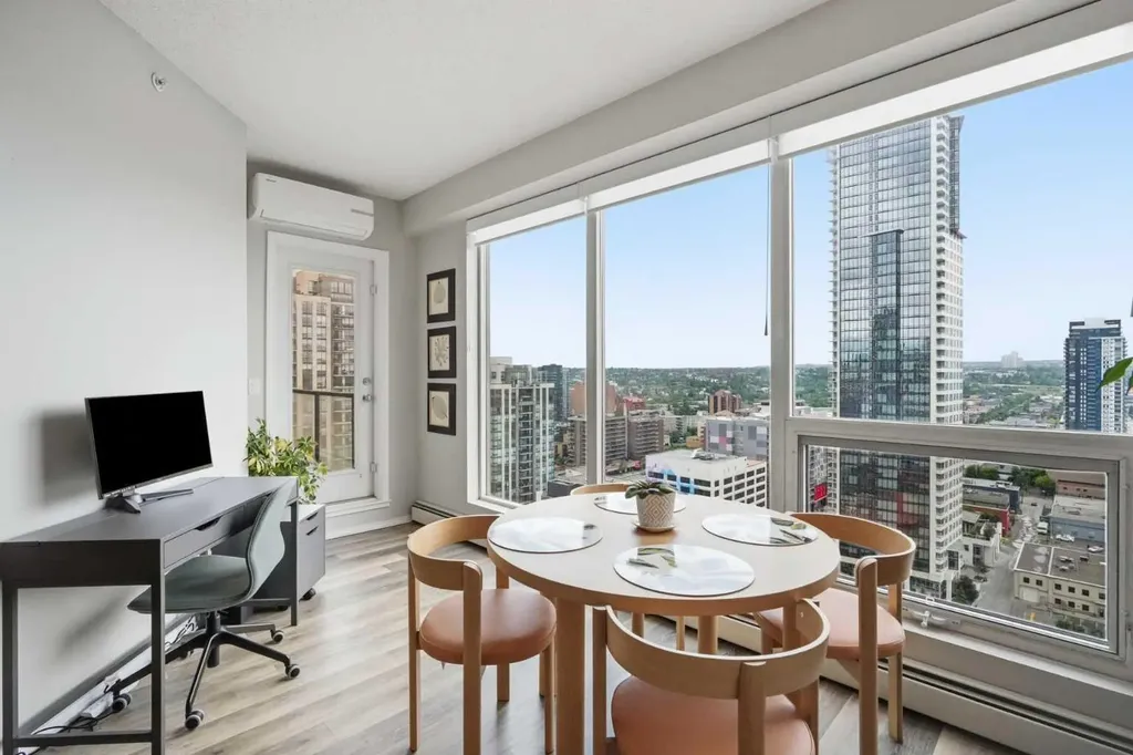 1053 10 Street SW Calgary AB T2R 1S6