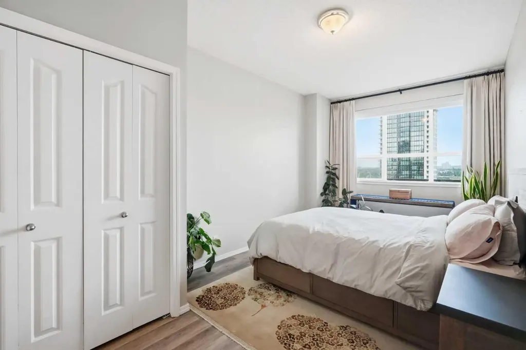 1053 10 Street SW Calgary AB T2R 1S6