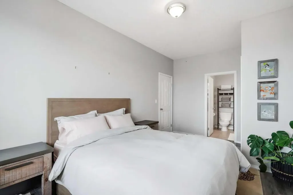 1053 10 Street SW Calgary AB T2R 1S6