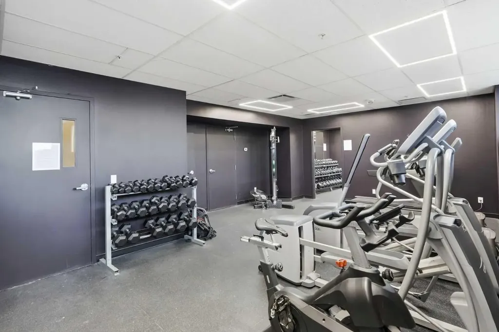 1053 10 Street SW Calgary AB T2R 1S6