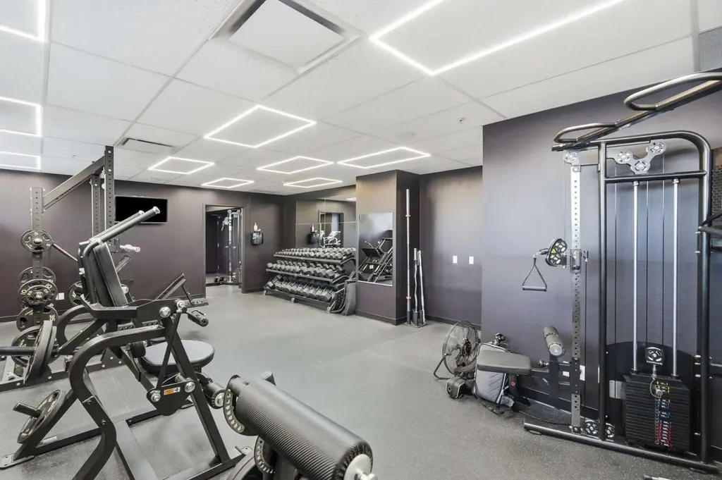 1053 10 Street SW Calgary AB T2R 1S6