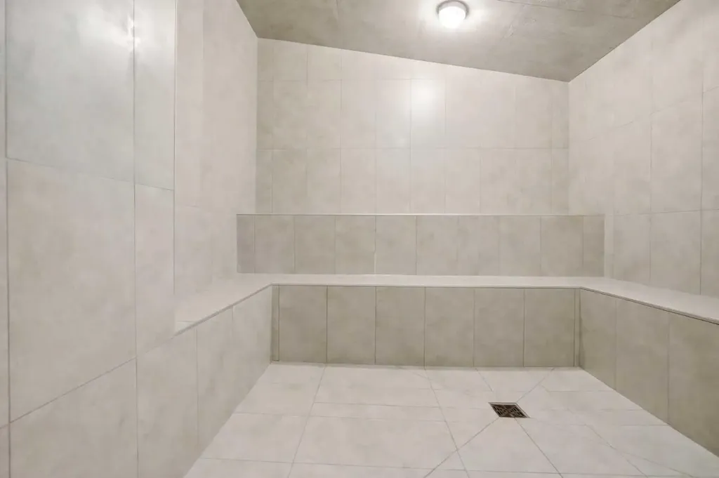 1053 10 Street SW Calgary AB T2R 1S6
