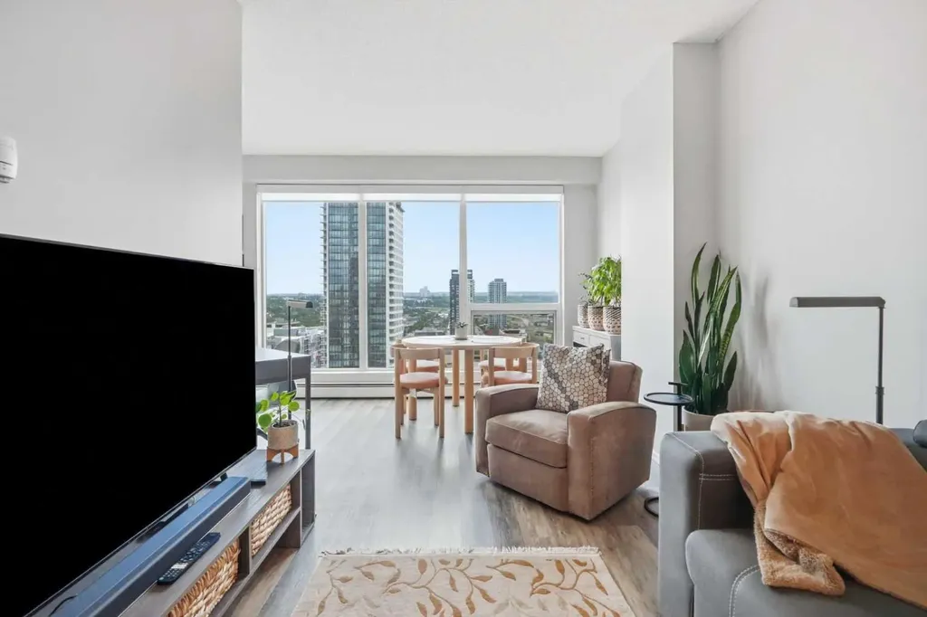 1053 10 Street SW Calgary AB T2R 1S6