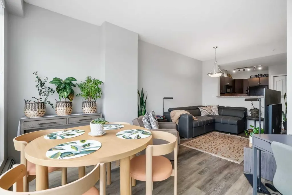 1053 10 Street SW Calgary AB T2R 1S6